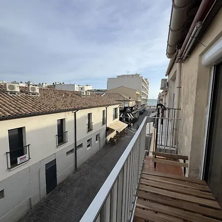 Apparemment Neuf Avec Vue Au Coeur Du Grau Du Roi *