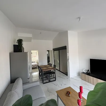 Appartement Apparemment Neuf Avec Vue Au Coeur Du Grau Du Roi *